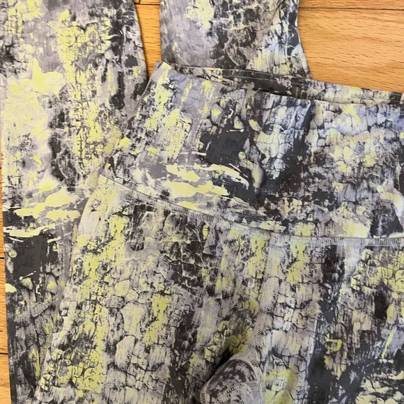 Lululemon Wunder Train High Rise 25 Inseam Size 4 - Picture 2 of 6